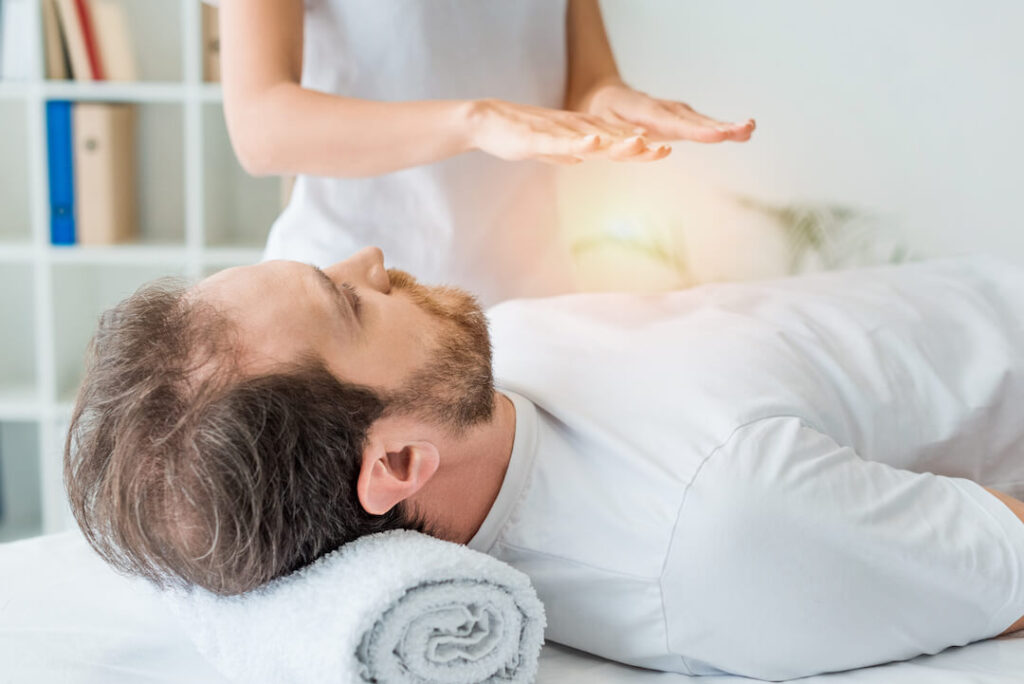 diferença do psicologo e terapeuta, reiki, aplicação de reiki